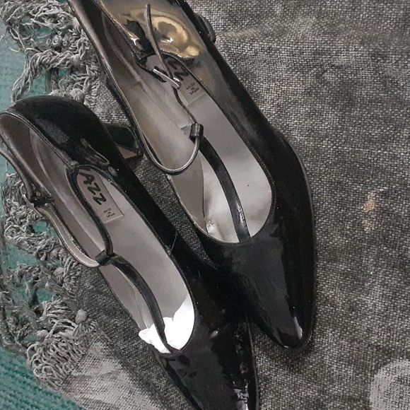 Vintage Jazz Mary Jane Heels. - Picture 2 of 4